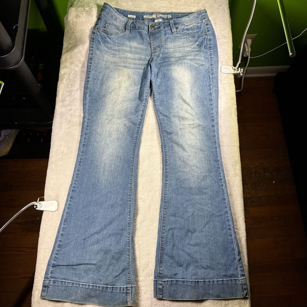 Mossimo Supply Co Women Blue Flare Jeans Medium Wash Mid Rise Size 9 Denim Pants